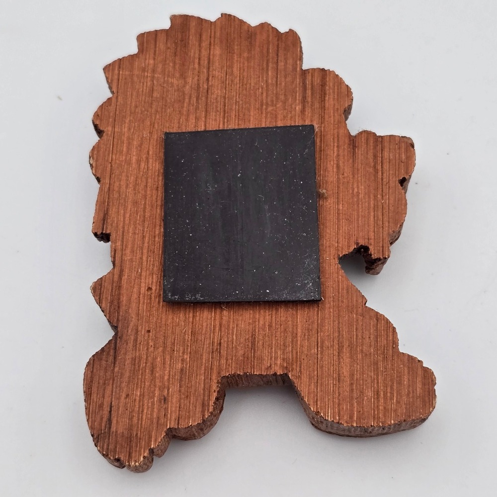 Michigan Souvenir Bear Magnet Feather Headdress Resin Wood Look Character - Picture 2 of 2
